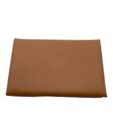HERMES（エルメス）の古着「カードケース 《カルヴィ》」｜キャラメル