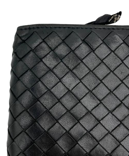 BOTTEGA VENETA（ボッテガベネタ）BOTTEGA VENETA (ボッテガベネタ) イントレチャート二つ折り財布 ブラックの古着・服飾アイテム