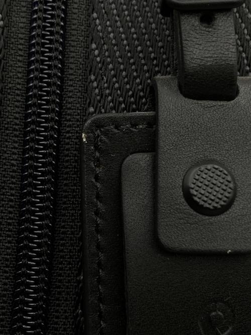 TUMI（トゥミ）TUMI (トゥミ) SOPHNET. (ソフネット) モントレー スリングバッグ ネイビーの古着・服飾アイテム