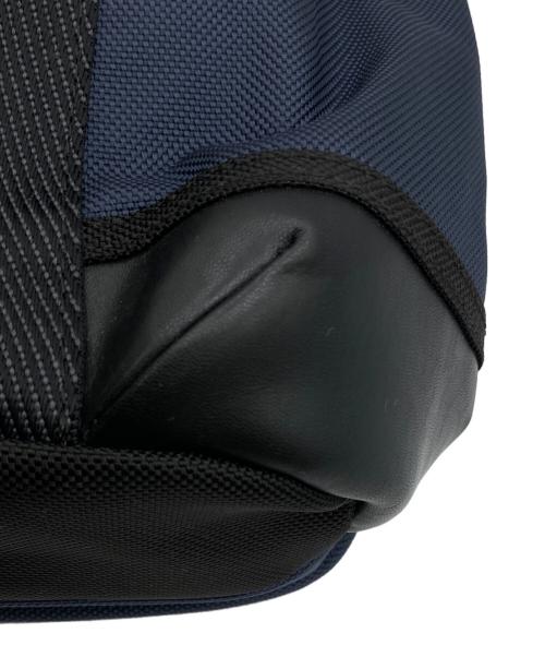 TUMI（トゥミ）TUMI (トゥミ) SOPHNET. (ソフネット) モントレー スリングバッグ ネイビーの古着・服飾アイテム