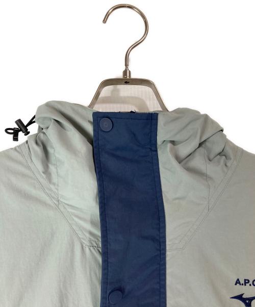 A.P.C.（アーペーセー）A.P.C. (アーペーセー) MIZUNO (ミズノ) ウォーターリパレントマウンテンジャケット ネイビー×グレー サイズ:Lの古着・服飾アイテム