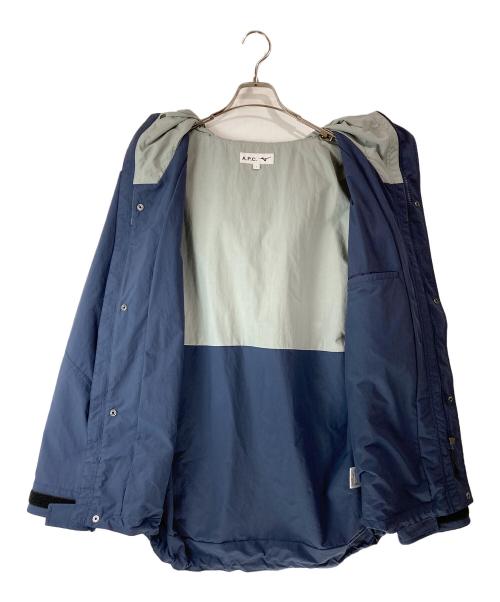A.P.C.（アーペーセー）A.P.C. (アーペーセー) MIZUNO (ミズノ) ウォーターリパレントマウンテンジャケット ネイビー×グレー サイズ:Lの古着・服飾アイテム