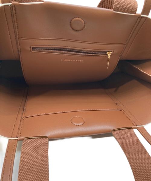 CHARLES & KEITH（チャールズアンドキース）CHARLES & KEITH (チャールズアンドキース) Shalia/シャリア キャンバスダブルハンドルトートバッグ ベージュの古着・服飾アイテム