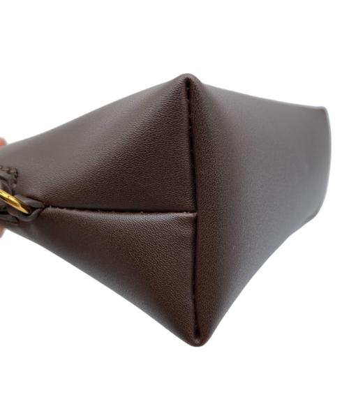 CHARLES & KEITH（チャールズアンドキース）CHARLES & KEITH (チャールズアンドキース) Lyla/ライラ チューブラスラウチートートバッグ(XL) ブラウンの古着・服飾アイテム
