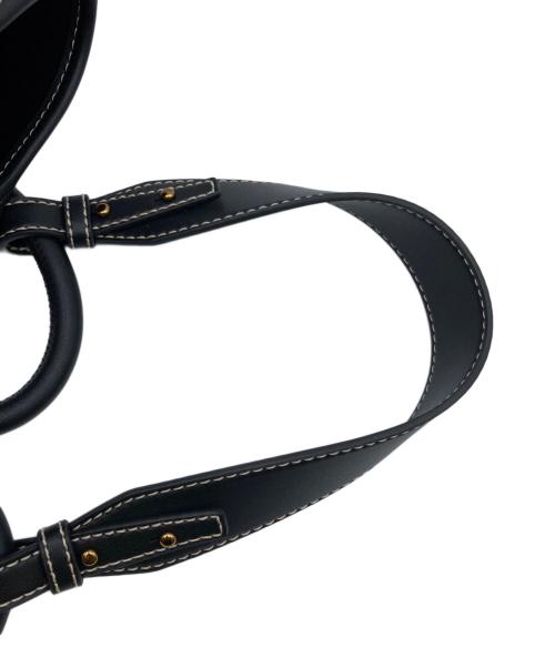 CHARLES & KEITH（チャールズアンドキース）CHARLES & KEITH (チャールズアンドキース) Lyla/ライラ チューブラスラウチートートバッグ(XL) ブラック 未使用品の古着・服飾アイテム