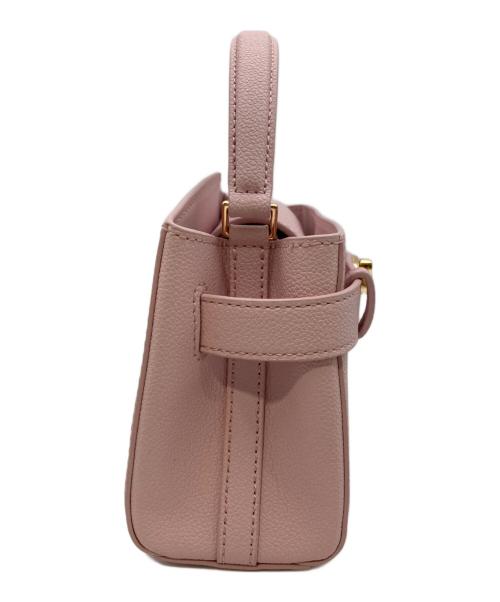 CHARLES & KEITH（チャールズアンドキース）CHARLES & KEITH (チャールズアンドキース) ブリエル クロックエフェクトトップハンドルバッグ ピンクの古着・服飾アイテム