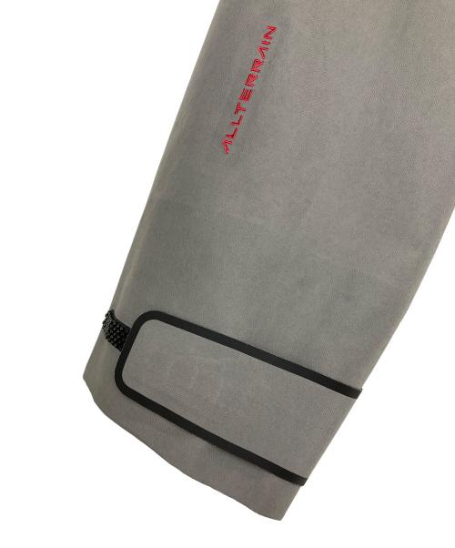 JJJJound（ジョウンド）JJJJound (ジョウンド) DESCENTE (デサント) HARD SHELL JACKET/ ハードシェルジャケット グレー×ベージュ サイズ:Ｌの古着・服飾アイテム