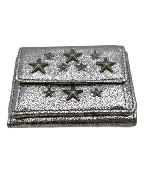 JIMMY CHOO（ジミーチュウ）JIMMY CHOO (ジミーチュウ) スタースタッズ三つ折り財布 シルバーの古着・服飾アイテム