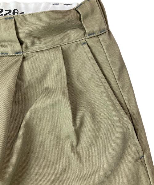Dickies（ディッキーズ）Dickies (ディッキーズ) N.HOOLYWOOD (エヌ ハリウッド) 2TUCKS TROUSERS ベージュ サイズ:40の古着・服飾アイテム