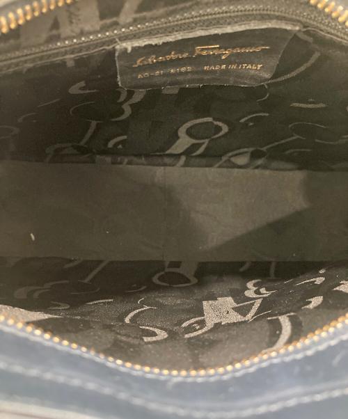 Salvatore Ferragamo（サルヴァトーレ フェラガモ）Salvatore Ferragamo (サルヴァトーレ フェラガモ) ガンチーニワンショルダーバッグ ネイビーの古着・服飾アイテム