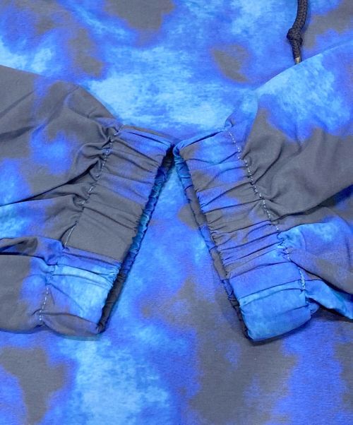 F.C.R.B.（エフシーレアルブリストル）F.C.R.B. (エフシーアールビー) PULLOVER ANORAK ブルー サイズ:Sの古着・服飾アイテム