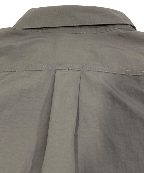 natto（ナット）natto (ナット) loose silhouette nylon shirt グレー サイズ:Freeの古着・服飾アイテム