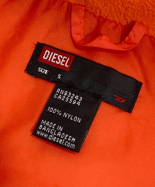 DIESEL（ディーゼル）DIESEL (ディーゼル) 中綿ベスト オレンジ サイズ:Sの古着・服飾アイテム