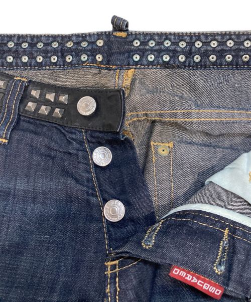 DSQUARED2（ディースクエアード）DSQUARED2 (ディースクエアード) スタッズカスタムデニムパンツ インディゴ サイズ:M(46)の古着・服飾アイテム