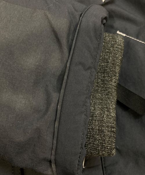 and wander（アンドワンダー）and wander (アンドワンダー) tough down jacket ネイビー サイズ:2の古着・服飾アイテム
