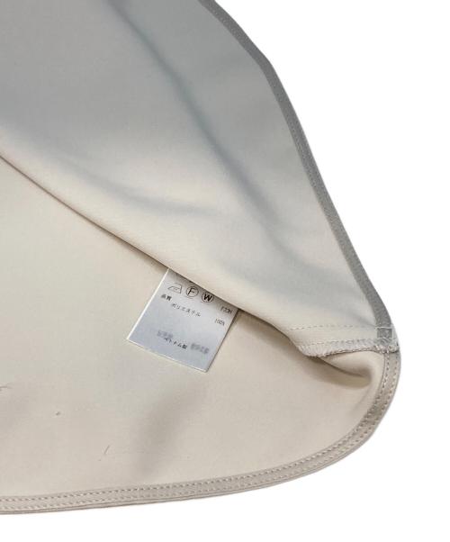 icB（アイシービー）icB (アイシービー) ライトダブルクロスペプラムブラウス ベージュ サイズ:Mの古着・服飾アイテム