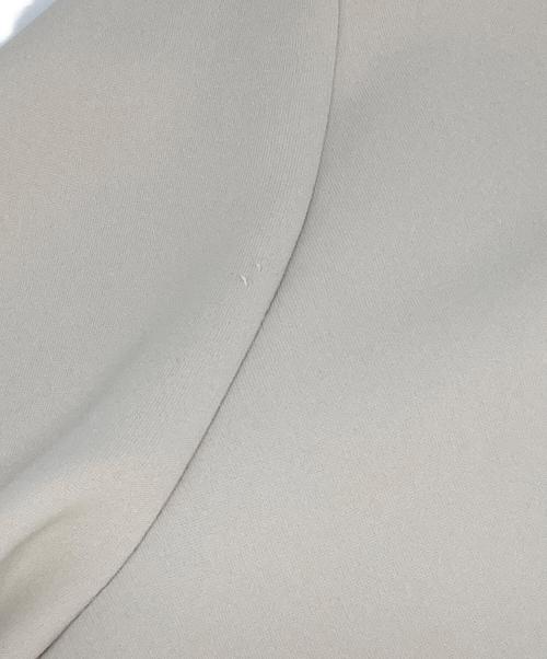 icB（アイシービー）icB (アイシービー) ライトダブルクロスペプラムブラウス ベージュ サイズ:Mの古着・服飾アイテム