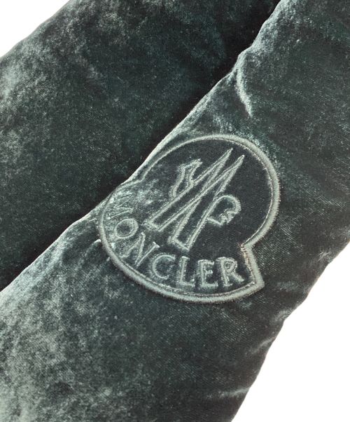 MONCLER（モンクレール）MONCLER (モンクレール) ベロアダウンマフラー グリーンの古着・服飾アイテム