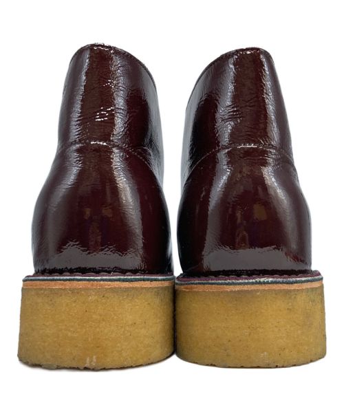 CLARKS（クラークス）CLARKS (クラークス) 厚底エナメルチャッカーブーツ ブラウン サイズ:UK6の古着・服飾アイテム