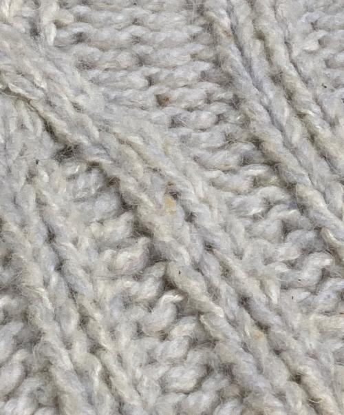 DRIES VAN NOTEN（ドリスヴァンノッテン）DRIES VAN NOTEN (ドリスヴァンノッテン) 深Vケーブルニット ベージュ サイズ:Mの古着・服飾アイテム