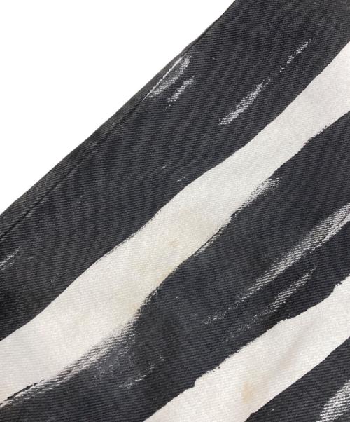 JOHN LAWRENCE SULLIVAN（ジョン ローレンス サリバン）JOHN LAWRENCE SULLIVAN (ジョン ローレンス サリバン) WRINKLE PRINT DENIM PANTS ブラック×ホワイト サイズ:48（L程度）の古着・服飾アイテム