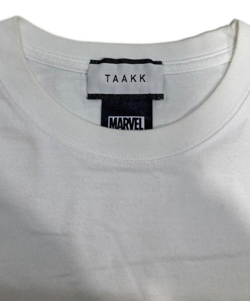 TAAKK（ターク）TAAKK (ターク) MARVEL (マーベル) スパンコールロゴTシャツ ホワイト サイズ:Mの古着・服飾アイテム