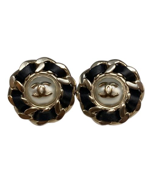 CHANEL（シャネル）CHANEL (シャネル) フェイクパールココマークイヤリング ブラック×ゴールドの古着・服飾アイテム