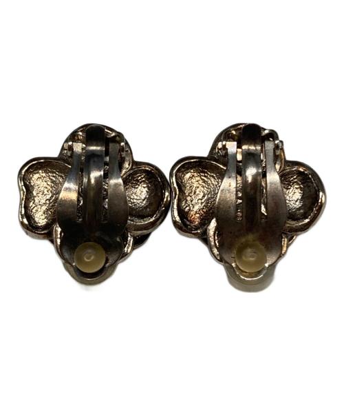 CHANEL（シャネル）CHANEL (シャネル) フラワーモチーフココマークイヤリング ブラックの古着・服飾アイテム