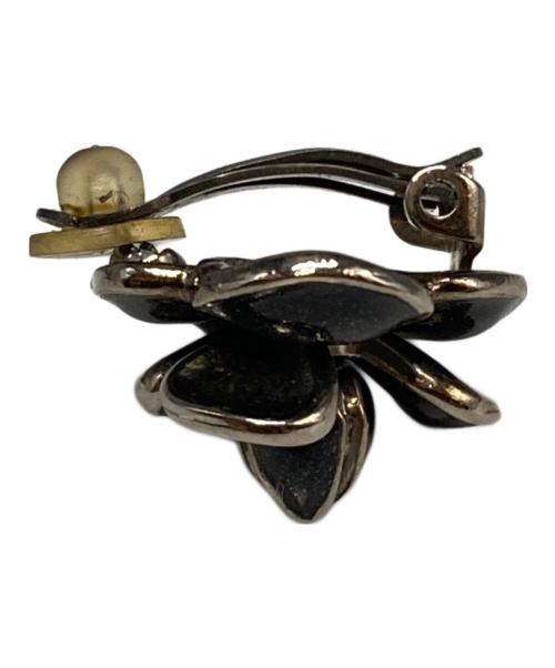 CHANEL（シャネル）CHANEL (シャネル) フラワーモチーフココマークイヤリング ブラックの古着・服飾アイテム