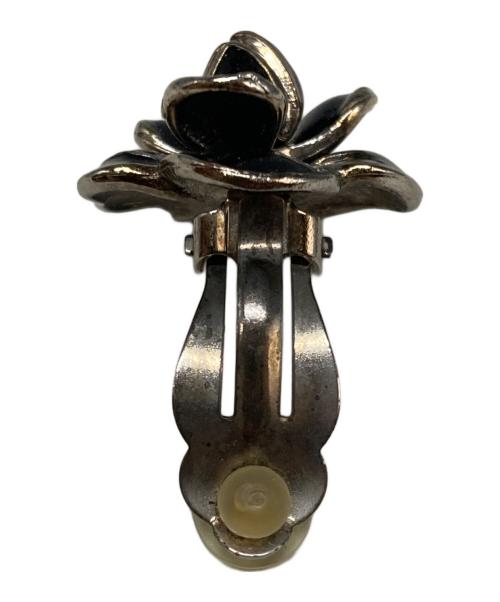 CHANEL（シャネル）CHANEL (シャネル) フラワーモチーフココマークイヤリング ブラックの古着・服飾アイテム