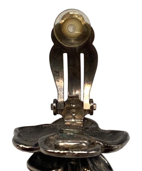 CHANEL（シャネル）CHANEL (シャネル) フラワーモチーフココマークイヤリング ブラックの古着・服飾アイテム