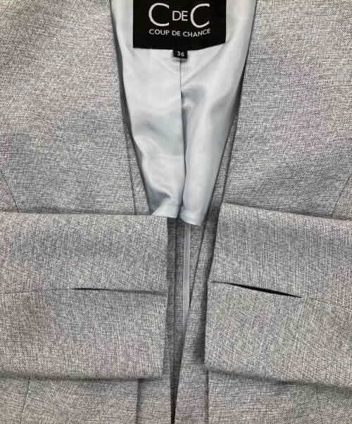 COUP DE CHANCE（クードシャンス）COUP DE CHANCE (クードシャンス) タンブルツイードVノーカラージャケットセットアップ グレー サイズ:36の古着・服飾アイテム