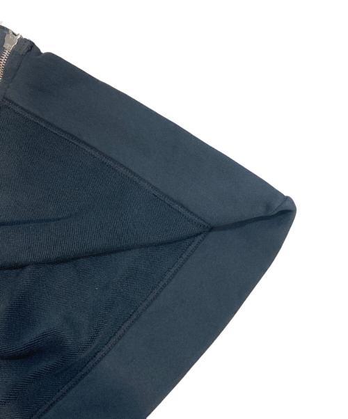 STONE ISLAND（ストーンアイランド）STONE ISLAND (ストーンアイランド) Garment Dyed Zip Sweatshirt ブラック サイズ:Mの古着・服飾アイテム