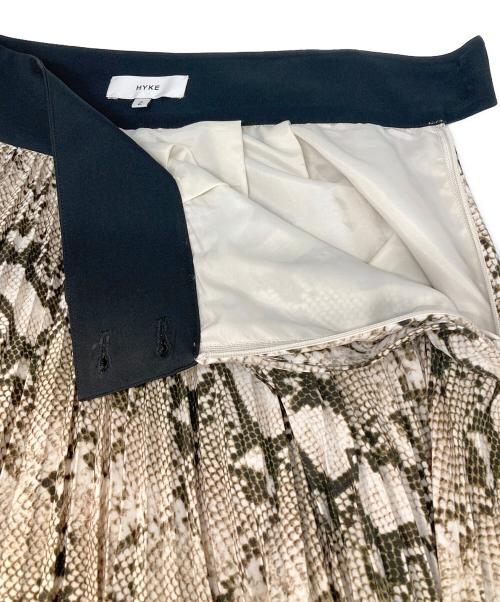 HYKE（ハイク）HYKE (ハイク) パイソンプリーツスカート ベージュ サイズ:Mの古着・服飾アイテム