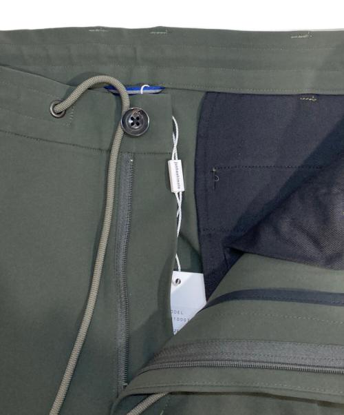 Junhashimoto（ジュンハシモト）Junhashimoto (ジュンハシモト) NEO EASY TUCK PANTS/ネオイージータックパンツ チャコール(カーキ) サイズ:XL(5) 未使用品の古着・服飾アイテム