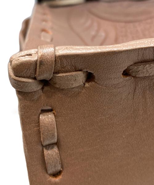 Carving Tribes（カービングトライブス）Carving Tribes (カービングトライブス) カーヴィングレザーハンドバッグ ピンクの古着・服飾アイテム