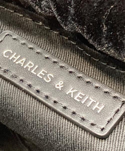 CHARLES & KEITH（チャールズアンドキース）CHARLES & KEITH (チャールズ＆キース) ベルベットボウ ルーシュドトップハンドルバッグ ブラックの古着・服飾アイテム