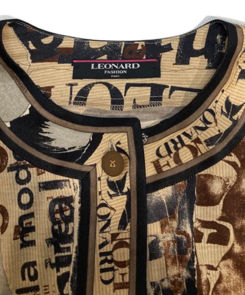 LEONARD FASHION（レオナールファッション）LEONARD FASHION (レオナールファッション) 総柄カーディガン ベージュ サイズ:LLの古着・服飾アイテム