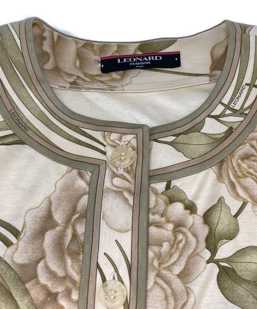 LEONARD FASHION（レオナールファッション）LEONARD FASHION (レオナールファッション) 花柄カーディガン ベージュ サイズ:LLの古着・服飾アイテム
