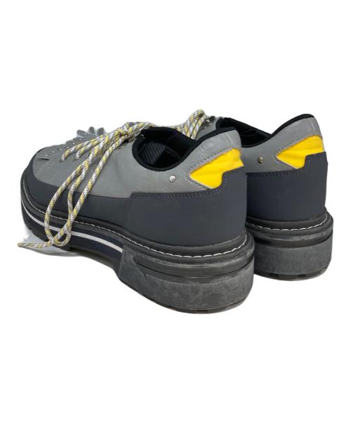 Onitsuka Tiger（オニツカタイガー）Onitsuka Tiger (オニツカタイガー) ANDREA POMPILIO (アンドレアポンピリオ) MNR MOCCASIN AP グレー サイズ:28の古着・服飾アイテム