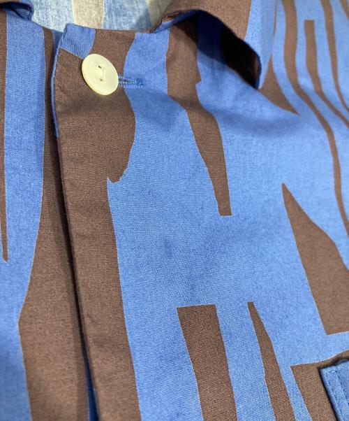 PHEENY（フィーニー）PHEENY (フィーニー) PRINT TYPEWRITER PAJAMAS SHIRT ブルー×ブラウン サイズ:Freeの古着・服飾アイテム