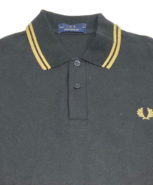 FRED PERRY（フレッドペリー）FRED PERRY (フレッドペリー) ロゴ刺繍ポロシャツ ブラック×ゴールド サイズ:L(UK40）の古着・服飾アイテム