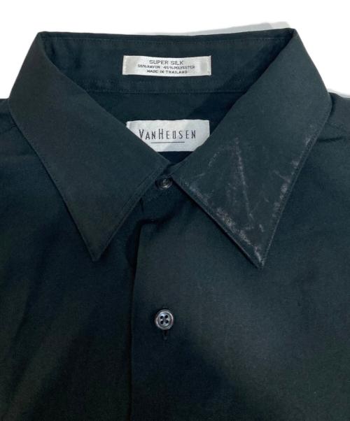 VAN HEUSEN（ヴァンヒューセン/バンヒューゼン）VAN HEUSEN (ヴァンヒューセン/バンヒューゼン) SUPER SILK シャツ ブラック サイズ:L相当の古着・服飾アイテム
