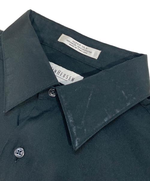 VAN HEUSEN（ヴァンヒューセン/バンヒューゼン）VAN HEUSEN (ヴァンヒューセン/バンヒューゼン) SUPER SILK シャツ ブラック サイズ:L相当の古着・服飾アイテム