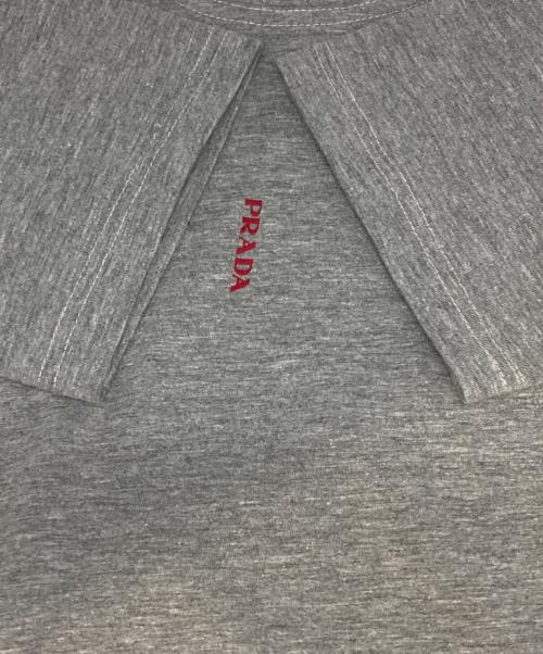PRADA（プラダ）PRADA (プラダ) スモールロゴTシャツ グレー サイズ:不明の古着・服飾アイテム