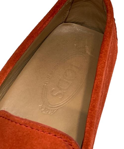 TOD'S（トッズ）TOD'S (トッズ) ドライビングシューズ オレンジ サイズ:7の古着・服飾アイテム