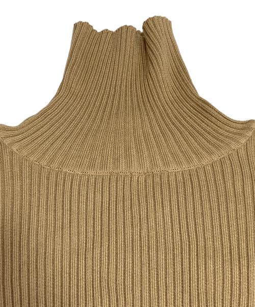 FOXEY BOUTIQUE（フォクシー ブティック）FOXEY BOUTIQUE (フォクシー ブティック) タートルネッククロップドニット ベージュ サイズ:Lの古着・服飾アイテム