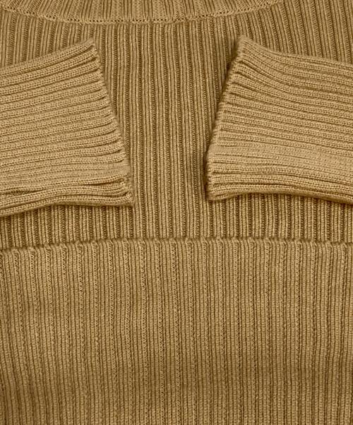 FOXEY BOUTIQUE（フォクシー ブティック）FOXEY BOUTIQUE (フォクシー ブティック) タートルネッククロップドニット ベージュ サイズ:Lの古着・服飾アイテム