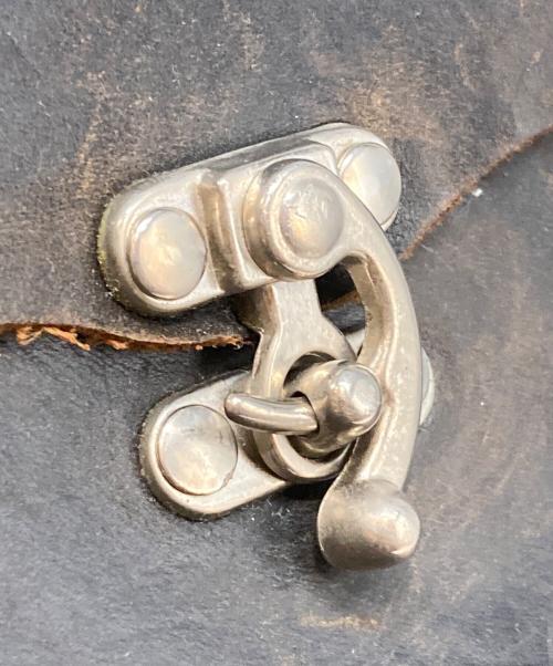 fernand（フェルナンド）fernand (フェルナンド) ヴィンテージレザーショルダーバッグ ブラックの古着・服飾アイテム