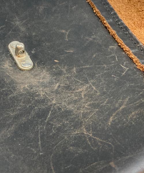 fernand（フェルナンド）fernand (フェルナンド) ヴィンテージレザーショルダーバッグ ブラックの古着・服飾アイテム